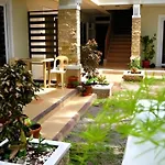 Ernest\'S Place Boracay