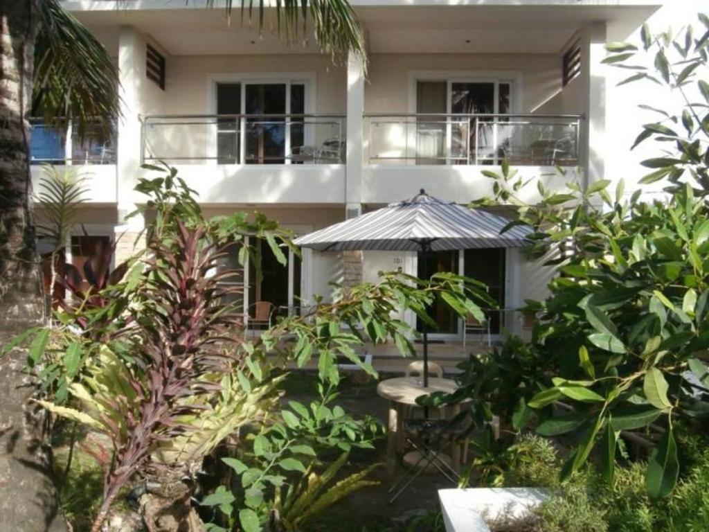 Hotel Ernest's Place Boracay 2*