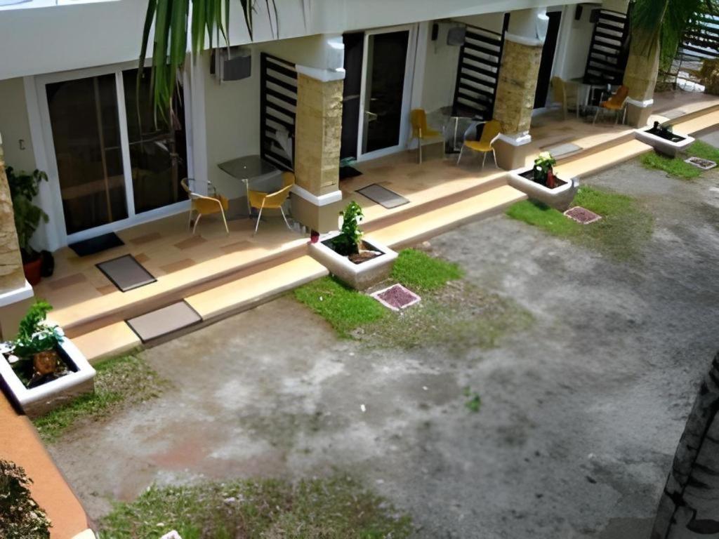 Ernest's Place Boracay Hotel 2*